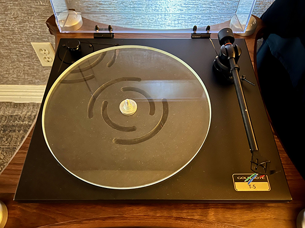 120423.apcaf2.Gold Note T-5 turntable.jpg